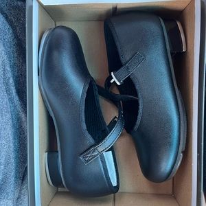 Kids Tap Shoes Size 12.5C (toddler size)